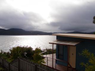 Larus Waterfront Cottage - White Beach - 8