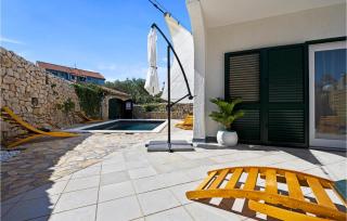 Amazing Apartment In Murter With Wifi - 3