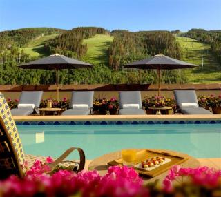 Platinum 4 Bedroom Vacation Rental In The Heart Of Vail That Includes Ski Valet, Ski Deck, Rooftop Pool, Panoramic Views - Vail - 1