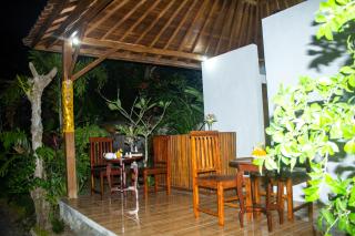 Kurnia Guest House & Spa - 8