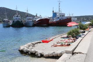 Apartments by the sea Vinisce, Trogir - 19847 - Vinišće - 6