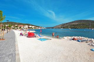 Apartments by the sea Vinisce, Trogir - 4288 - Vinišće - 7