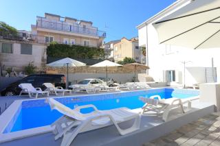 Family-friendly apartments with swimming pool Podstrana, Split - 4859 - 2