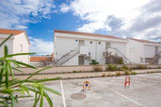 Apartments with a parking space Necujam, Solta - 5178 - Stomorska - 5