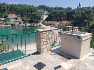 Apartments by the sea Rogac, Solta - 5166 - Grohote - 5