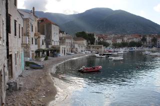 Apartments with parking spaces Komiza, Vis - 9247 - 6