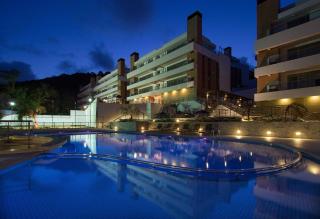 Luxuoso Apartamento em Condomínio com Piscina - Bombinhas - 8