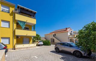 Beautiful Apartment In Povljana - Povljana - 3