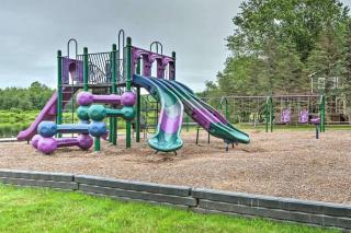 Romantic Pocono house - stream, lake, beach, pool, firepit - 8