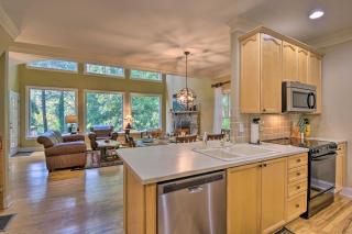 Big Canoe Retreat with Deck and Golf Course Views - Jasper - 6