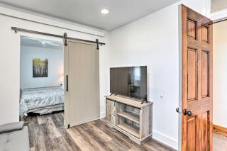 Walk to Dining, Breweries and Shops! Dtwn Custer Apt - 6