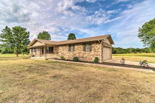 Charming Mountain Home Getaway with Gas Grill! - 7