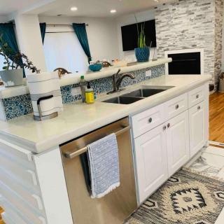 A Regal Retreat- Exclusive Parking, Prime Location - 5