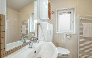 Lovely Home In Süsel With Wifi - 3