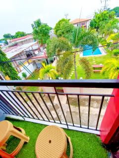 Mamby Gray's Place Balcony, Karaoke ,Wifi,Netflix &Kitchen - 3