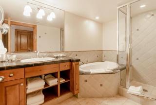 Vail Village King Hotel Room - 4