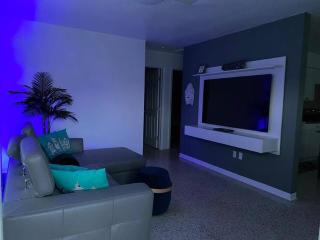 Stayover In Miami Home 2BR - 1BTH - free parking - 8