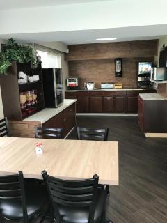 Recreation Inn and Suites Kelowna - Kelowna - 3