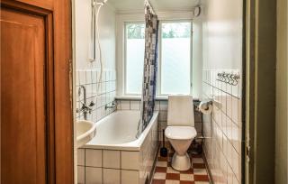 3 Bedroom Awesome Home In Emmaboda - Emmaboda - 9