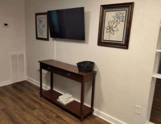 3 Bed 3 Bath House, Conveniently close to everything, Smart Tvs in all rooms whole house to yourself - 8