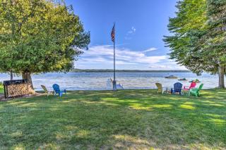 Lakefront Cedar Cottage with Enclosed Porch! - Cedar - 9