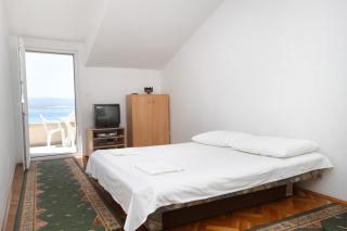 Apartments by the sea Omis - 8334 - 3