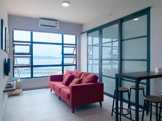 Sunset Seaview Vacation Condos @ Jesselton Quay - 1