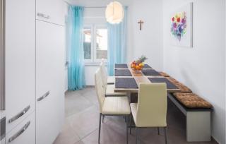 Gorgeous Home In Valtura With Wifi - Valtura - 9