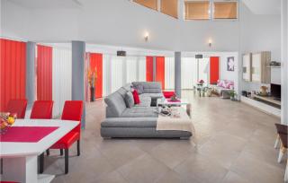 Gorgeous Home In Valtura With Wifi - Valtura - 6