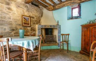 Pet Friendly Apartment - - 9