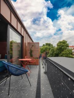 Heritage Hotel and Suites - 9