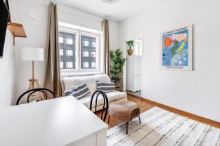 WeHost Colorful Studio next to Park Puijonpuistikko in Vallila Neighborhood - 3