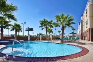 Candlewood Suites Galveston by IHG - 8