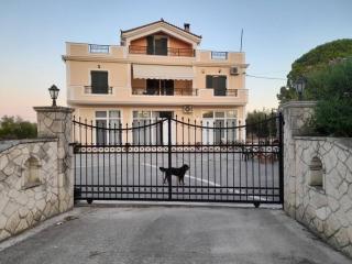 Dadee's Grande - Laganas - 6