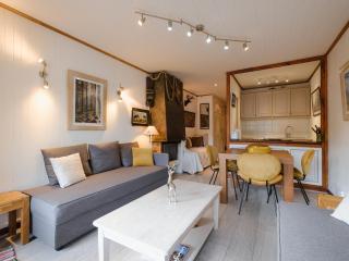 Appartement Chaleureux avec Balcon, Proche des Pistes et Commerces - La Clusaz - FR-1-304-70 - 3