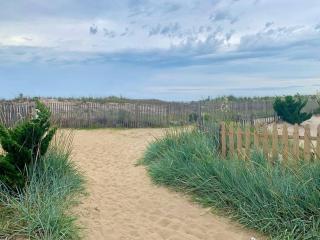Cozy condo steps from the ocean and Seacrets - Ocean City - 1