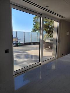 Luxury 3 bed flat with large terrace, sea views and hot tub - 6