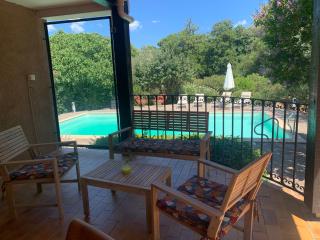 Villa privée dans un cadre verdoyant , piscine et grand jardin - 6