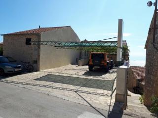 Apartments with parking spaces Ivan Dolac, Hvar - 8753 - Ivan Dolac - 1