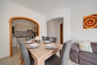Don Rua Court 3 Bedroom Apartments by ShortLetsMalta - Sliema - 5