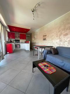 Superbe 2 Pièces Appartement à 5min de la Mer Free WIFI et PARKING - Nizza - 0