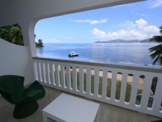 Marie-France Beach Front Apartments - 9