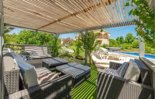 Awesome Home In Ljubac With Jacuzzi - Ljubač - 6