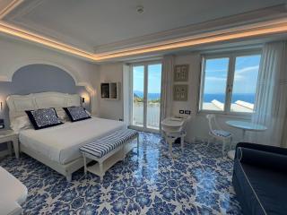 Piazzetta Diefenbach - Capri - 6