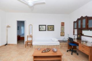 Comfortable Home - Epanomi - 1