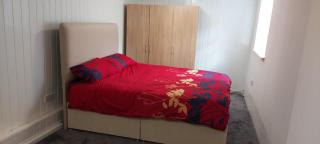 1-Bed Apt Sleeps 3 near Parkgate Rotherham - 8