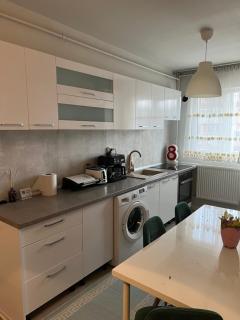 Apartament spatios, mobilat si utilat complet - Floreşti - 8