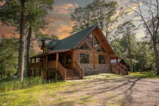 Northwoods Log Cabin - 3 acre retreat! - 0