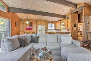 Lake Arrowhead Cabin w/ Mid-Century Charm! - 4