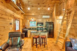 Charming Murphy Cabin with Porch - Near Hiking! - Murphy - 5